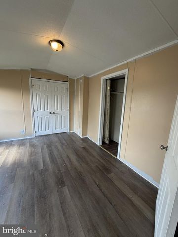 97 CONNECTOR RD, Martinsburg, WV 25405