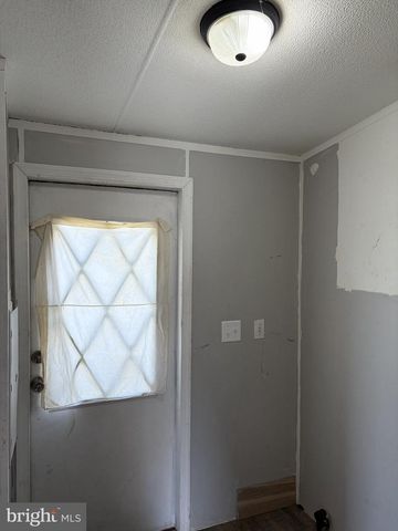 97 CONNECTOR RD, Martinsburg, WV 25405