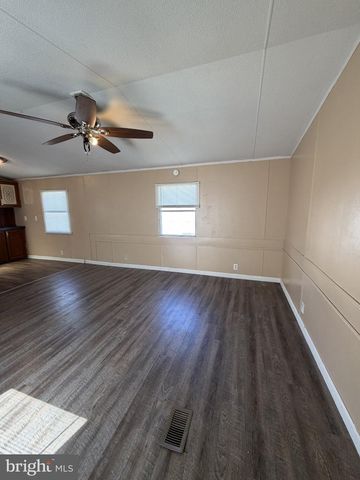97 CONNECTOR RD, Martinsburg, WV 25405