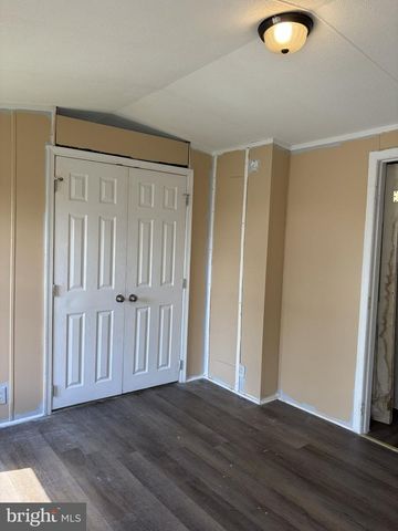 97 CONNECTOR RD, Martinsburg, WV 25405