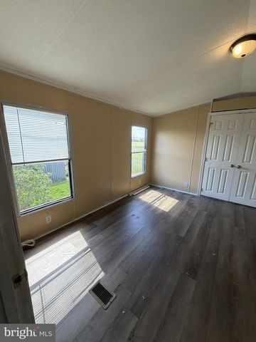 97 CONNECTOR RD, Martinsburg, WV 25405