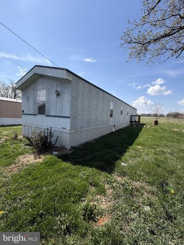 97 CONNECTOR RD, Martinsburg, WV 25405