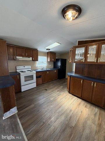 97 CONNECTOR RD, Martinsburg, WV 25405