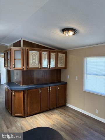97 CONNECTOR RD, Martinsburg, WV 25405