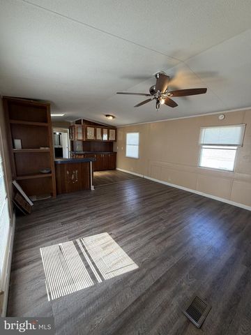 97 CONNECTOR RD, Martinsburg, WV 25405