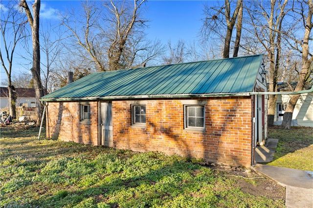 520 E Lee Street, Nevada, MO 64772