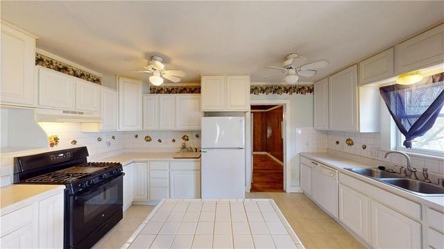 520 E Lee Street, Nevada, MO 64772