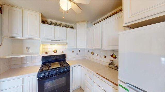 520 E Lee Street, Nevada, MO 64772