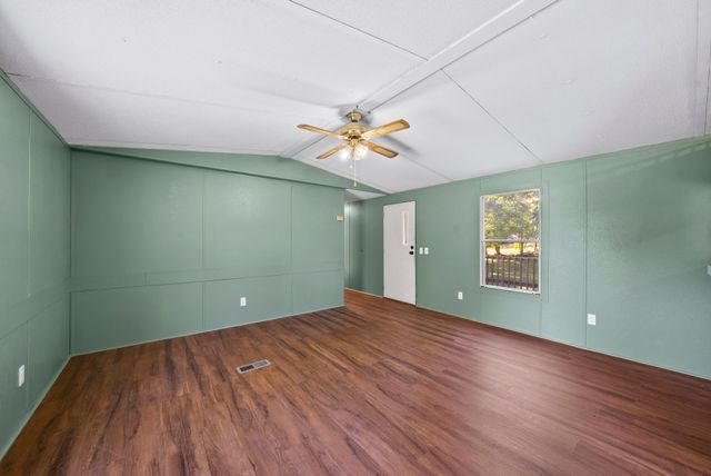 54 Frederick Pl, Linden, TN 37096
