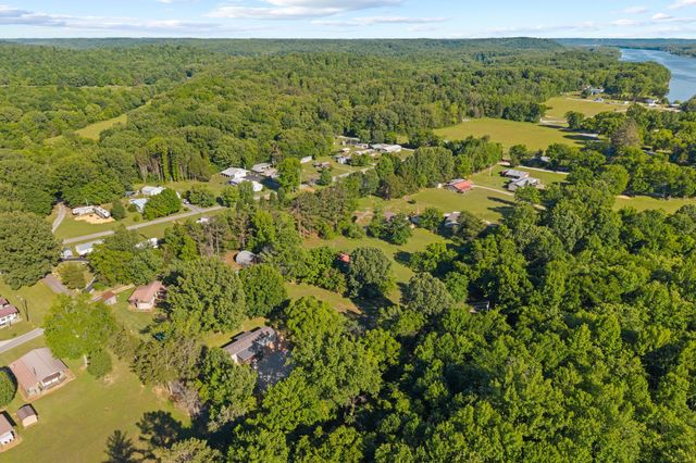 54 Frederick Pl, Linden, TN 37096