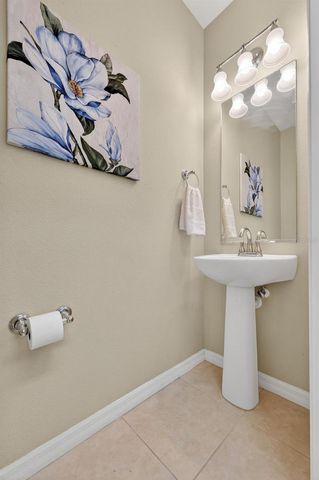 3736 82ND AVENUE CIRCLE E 105, Sarasota, FL 34243