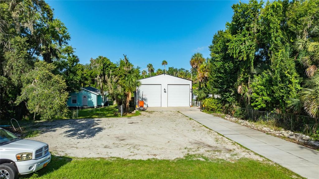 Image 7 of property listing at 334 SHELDON STREET, New Smyrna Beach, FL 32168