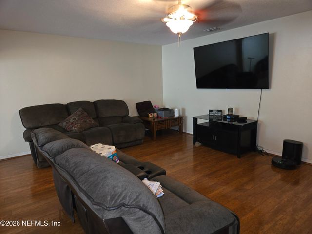 7070 ST IVES Court, Jacksonville, FL 32244