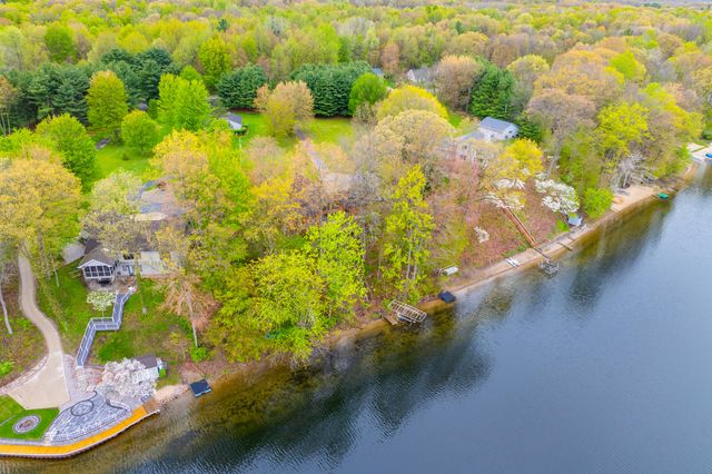 28323 Northern Bluff Drive, Pine Grove Twp, MI 49055