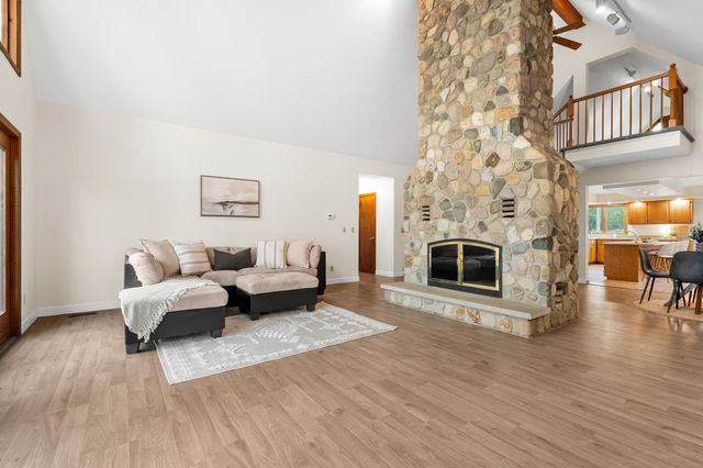 28323 Northern Bluff Drive, Pine Grove Twp, MI 49055