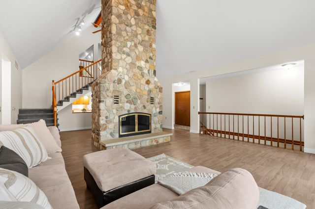 28323 Northern Bluff Drive, Pine Grove Twp, MI 49055