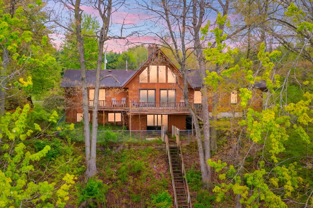 28323 Northern Bluff Drive, Pine Grove Twp, MI 49055