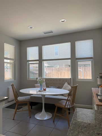 6347 N Alta Vista Lane, Fresno, CA 93722