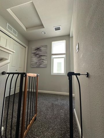 6347 N Alta Vista Lane, Fresno, CA 93722