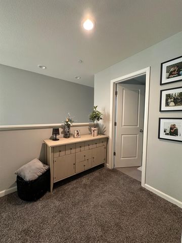 6347 N Alta Vista Lane, Fresno, CA 93722