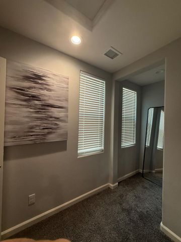 6347 N Alta Vista Lane, Fresno, CA 93722