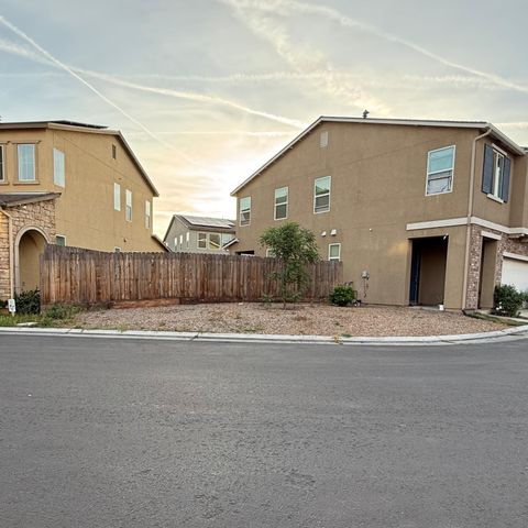 6347 N Alta Vista Lane, Fresno, CA 93722