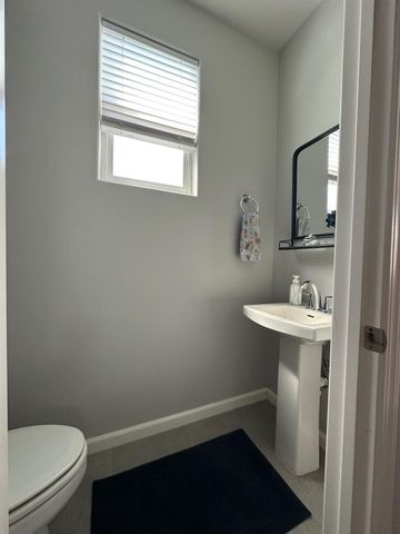 6347 N Alta Vista Lane, Fresno, CA 93722