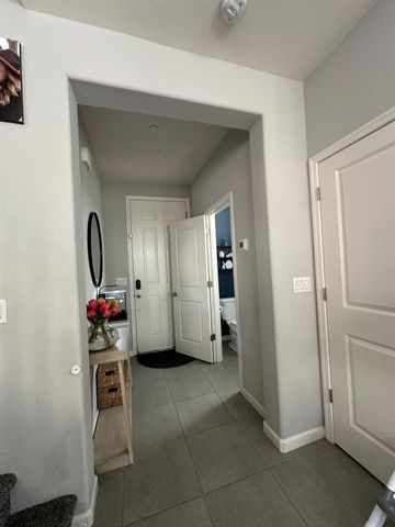 6347 N Alta Vista Lane, Fresno, CA 93722