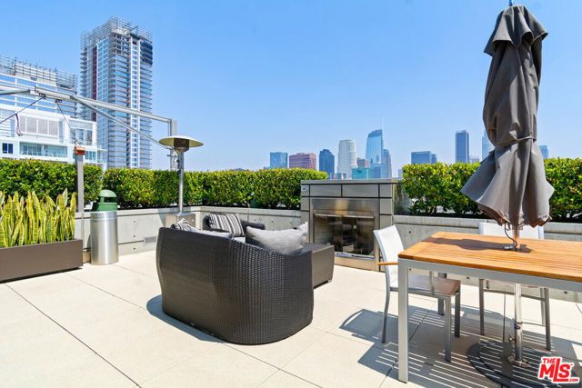 1155 S Grand Avenue 815, Los Angeles, CA 90015