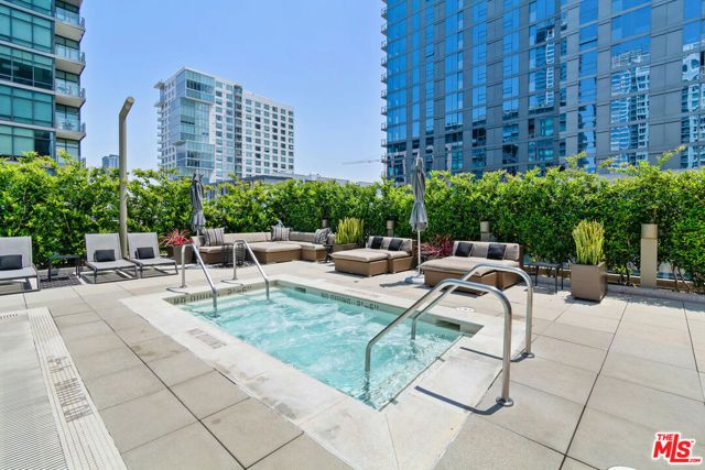 1155 S Grand Avenue 815, Los Angeles, CA 90015