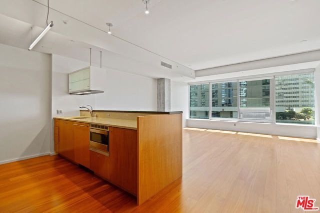 1155 S Grand Avenue 815, Los Angeles, CA 90015