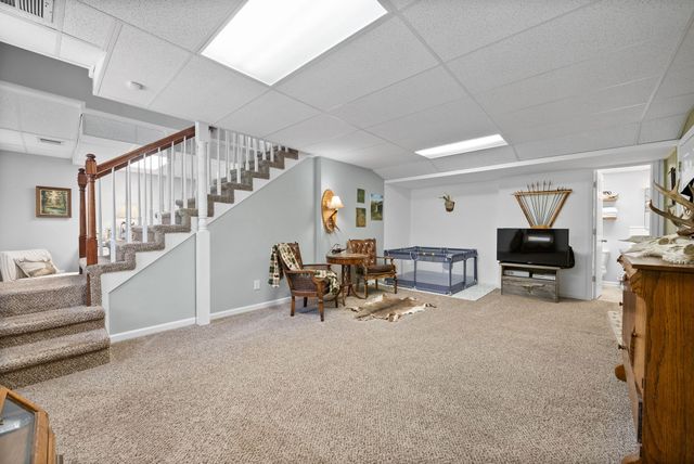 99 West Dr, Clarksville, TN 37040