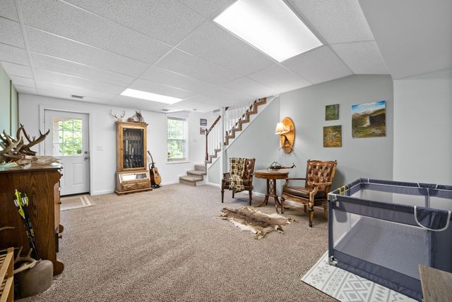 99 West Dr, Clarksville, TN 37040