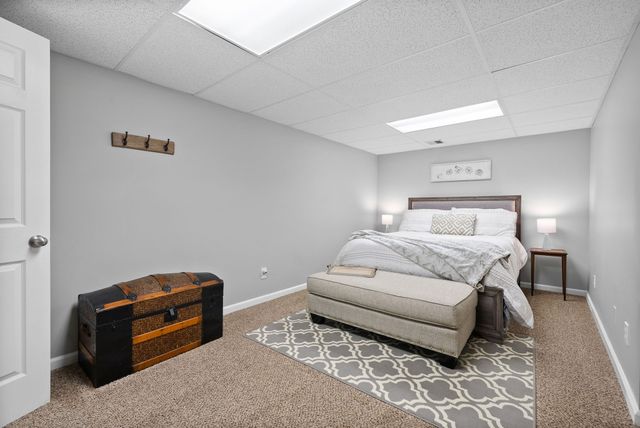 99 West Dr, Clarksville, TN 37040