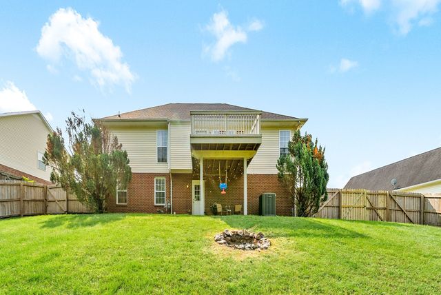 99 West Dr, Clarksville, TN 37040