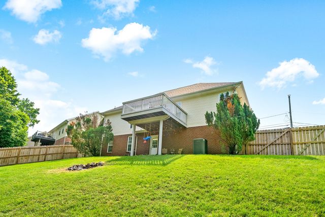 99 West Dr, Clarksville, TN 37040