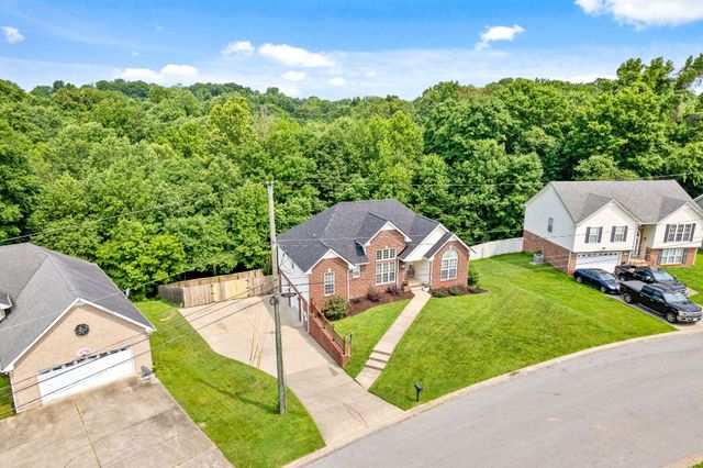99 West Dr, Clarksville, TN 37040