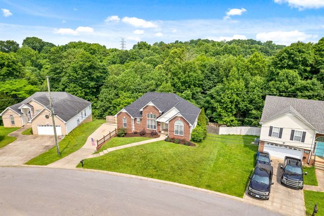 99 West Dr, Clarksville, TN 37040