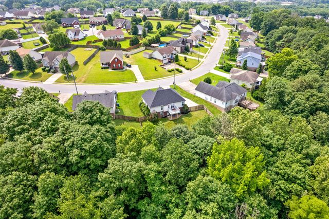 99 West Dr, Clarksville, TN 37040