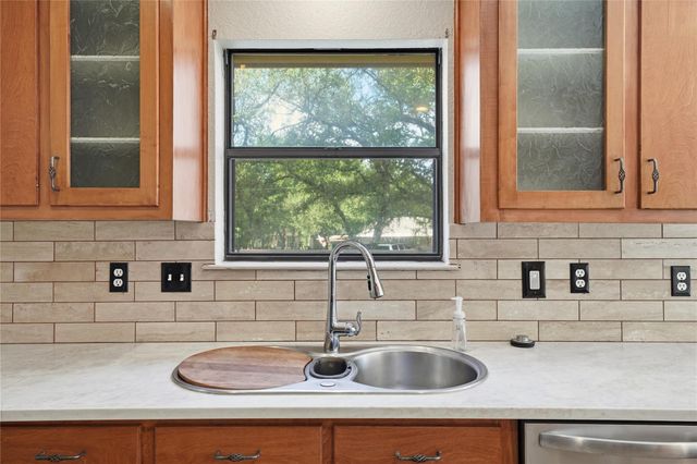 203 Shoal DR, Georgetown, TX 78633