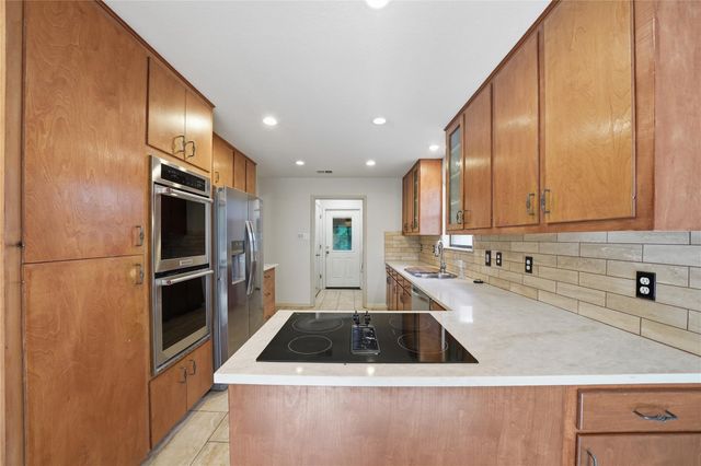 203 Shoal DR, Georgetown, TX 78633