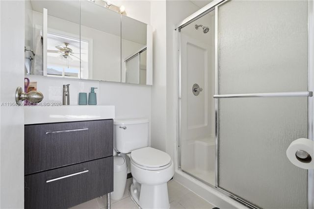 2 Simonton Circle, Weston, FL 33326