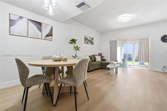 2 Simonton Circle, Weston, FL 33326