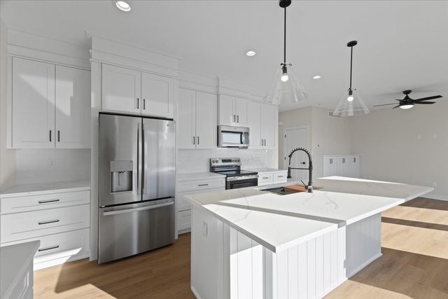 340 Marie Avenue, Norwalk, IA 50211