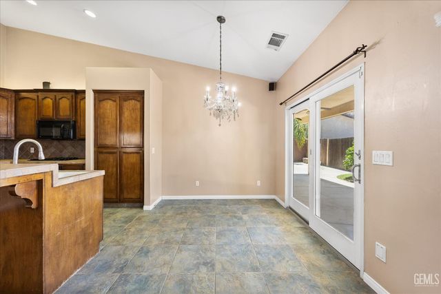 3811 Europa Lane, Bakersfield, CA 93312