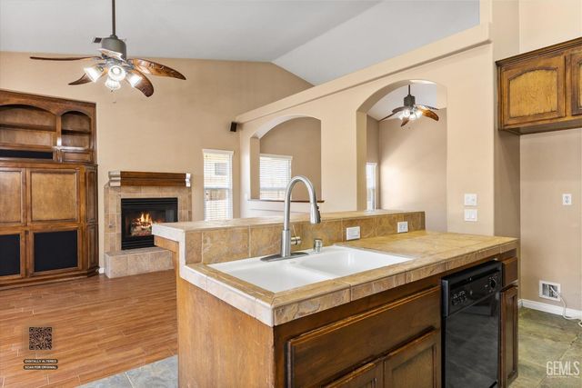 3811 Europa Lane, Bakersfield, CA 93312