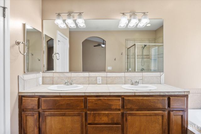3811 Europa Lane, Bakersfield, CA 93312
