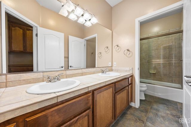 3811 Europa Lane, Bakersfield, CA 93312