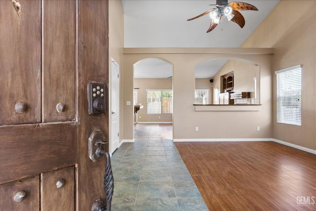 3811 Europa Lane, Bakersfield, CA 93312