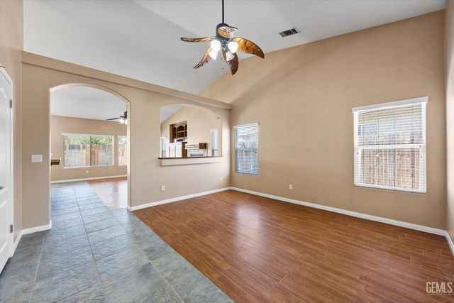 3811 Europa Lane, Bakersfield, CA 93312